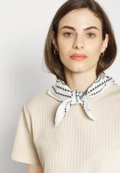 Top Skirt Set - Jupe Crayon - 003 - Off-White -Anna Field 17d77307363e48c6bd680b42cdfb7bf7