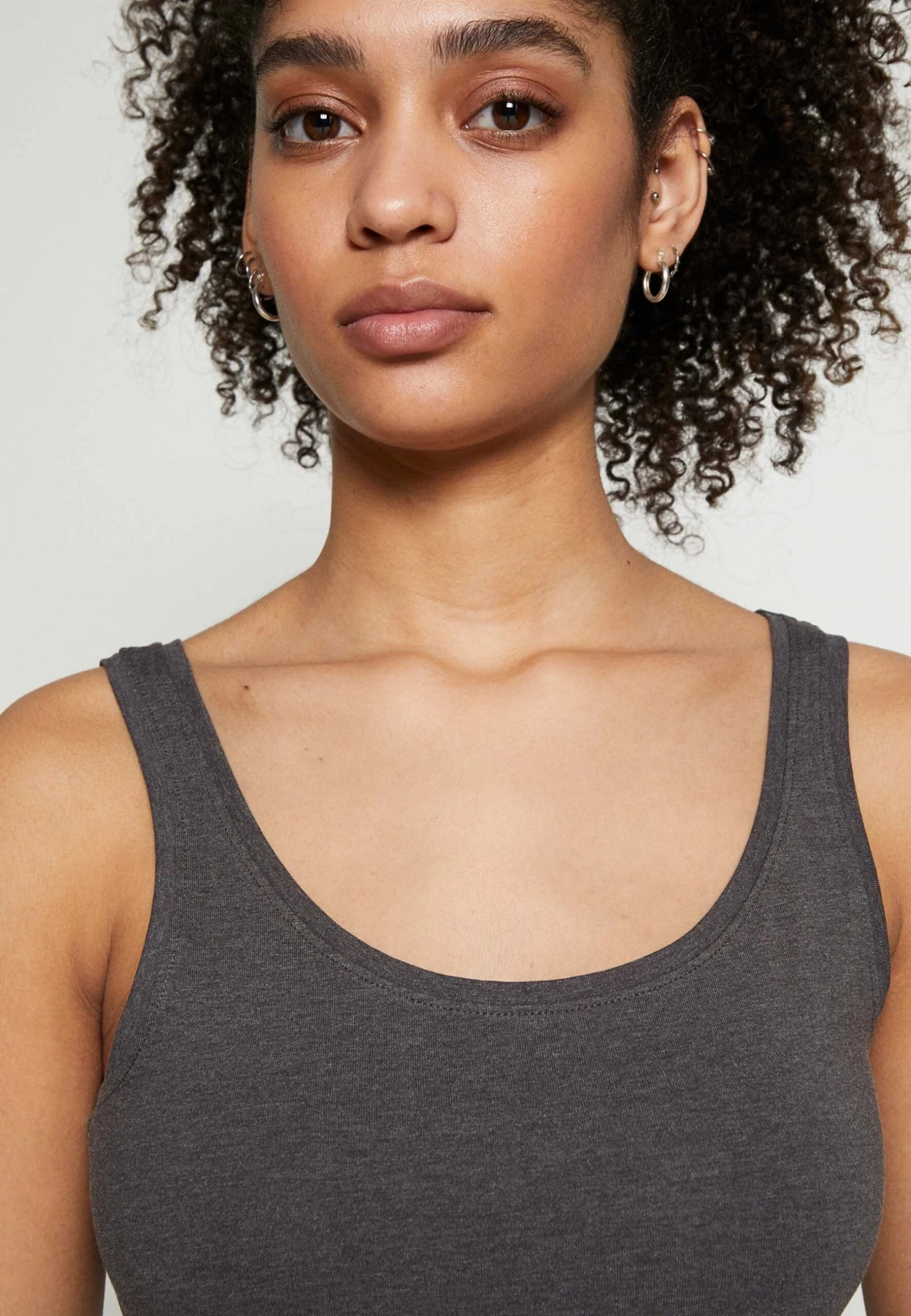 Anna Field Basic Tank 3Er Pack - Débardeur - Black White Mottl 7 Anna Field Basic Tank 3Er Pack - Débardeur - Black White Mottl – Image 5