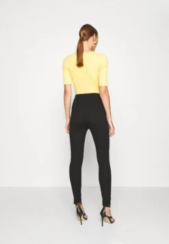 Anna Field Punto Leggings With Button Detail - Legging - Black -Anna Field 33f906a6b264471e94805b4626428f72