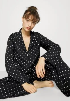 Anna Field Pyjama - Black/Off-White -Anna Field 3de179e7501f4ce2bb86e225d46c386f
