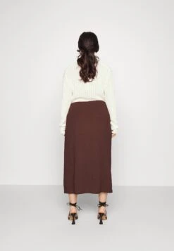 Curvy Textured Sarong Midi Skirt - Jupe Portefeuille - Brown 10 Curvy Textured Sarong Midi Skirt - Jupe Portefeuille - Brown -Anna Field 7981b9a875064054b0948e6688d4bf58