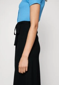 Anna Field Basic Wrap Over Midi Skirt - Jupe Trapèze - Black -Anna Field 803d7cd6783d444c9f967014797606fc