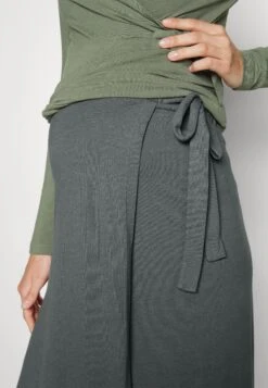 Maternity Basic Midi Skirt - Jupe Crayon - Light Green -Anna Field 966ca3a490b643babb058a6ad02875e0
