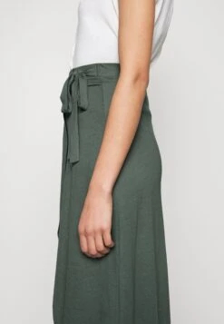 Anna Field Basic Wrap Over Midi Skirt - Jupe Trapèze - Light Green 13 Anna Field Basic Wrap Over Midi Skirt - Jupe Trapèze - Light Green -Anna Field 9c1cdeaf760049968f1b7378bb6bed8a