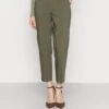 Anna Field Chino - Dark Green 1 Anna Field Chino - Dark Green -Anna Field b2b63042d5804a2ca232080b4c30784c