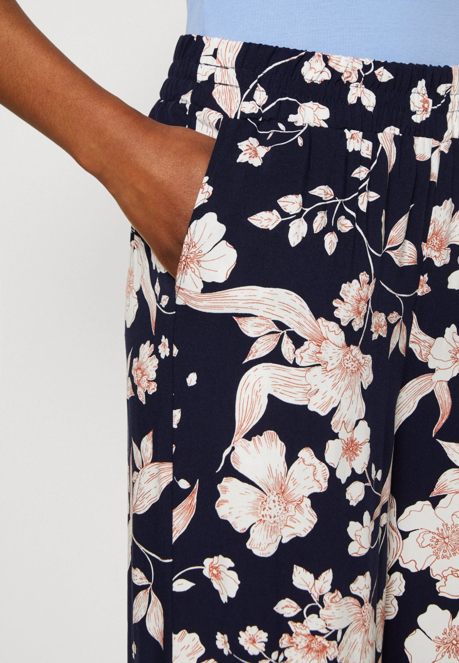 Anna Field Pantalon Classique - Black/Off White/Multi Coloured 6 Anna Field Pantalon Classique - Black/Off White/Multi Coloured – Image 4