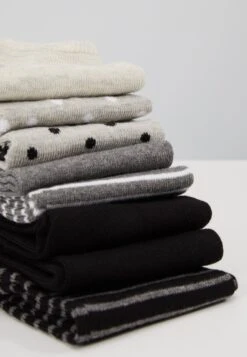 Anna Field 8Pp Spot Stripe - Chaussettes - Grey 9 Anna Field 8Pp Spot Stripe - Chaussettes - Grey -Anna Field c4f9f9de7c754216a2ed0c3f542fba9e