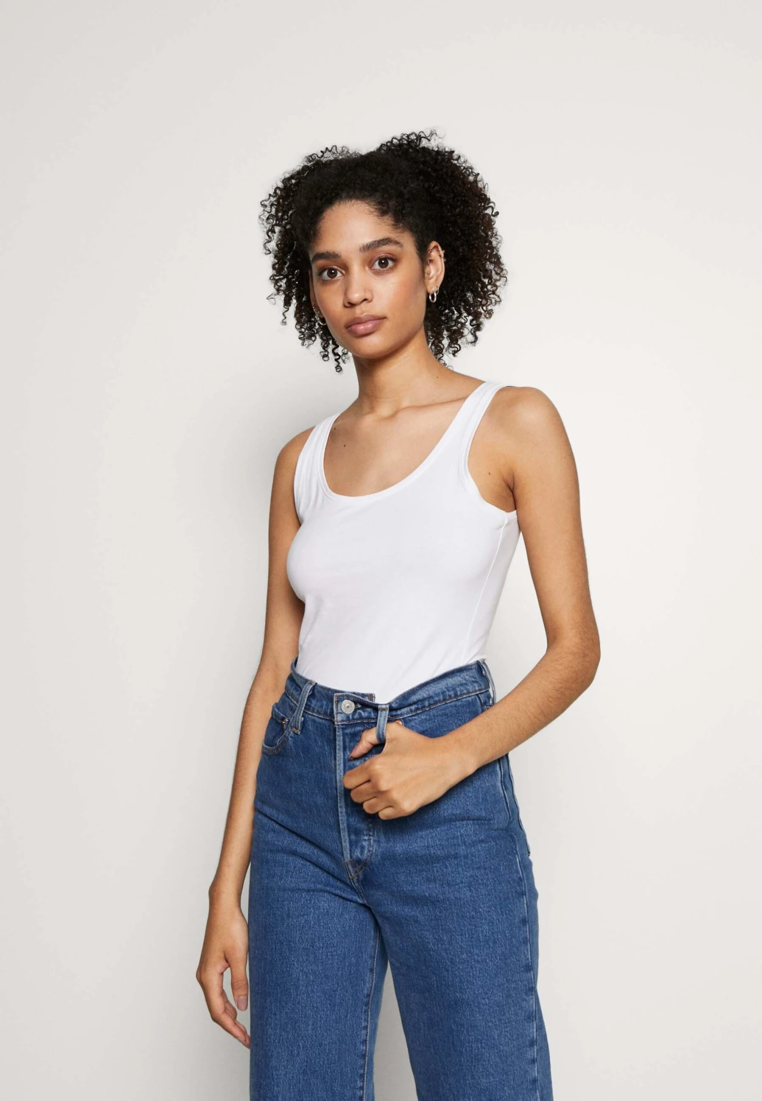 Anna Field Basic Tank 3Er Pack - Débardeur - Black White Mottl 5 Anna Field Basic Tank 3Er Pack - Débardeur - Black White Mottl – Image 3